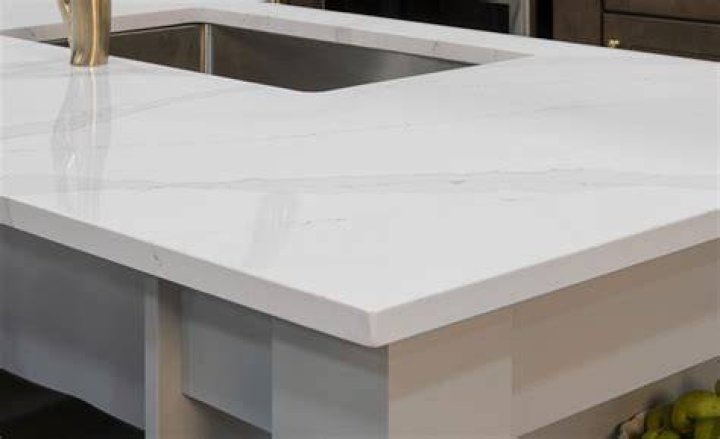 Do quartz countertops show fingerprints?