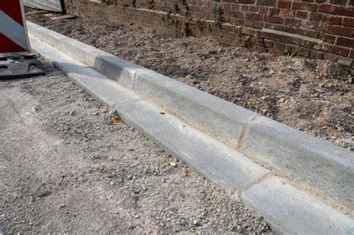 How do you stop the KERB on the side?