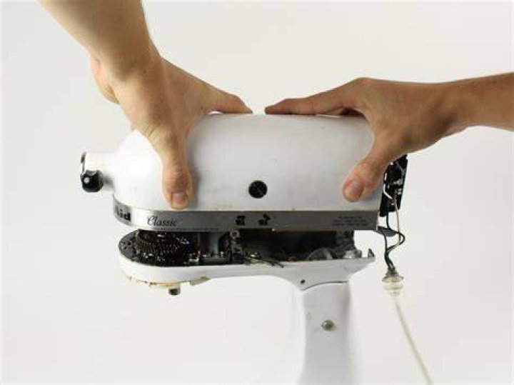 How do you take apart a KitchenAid blender?