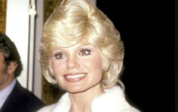 How tall is Loni Anderson?
