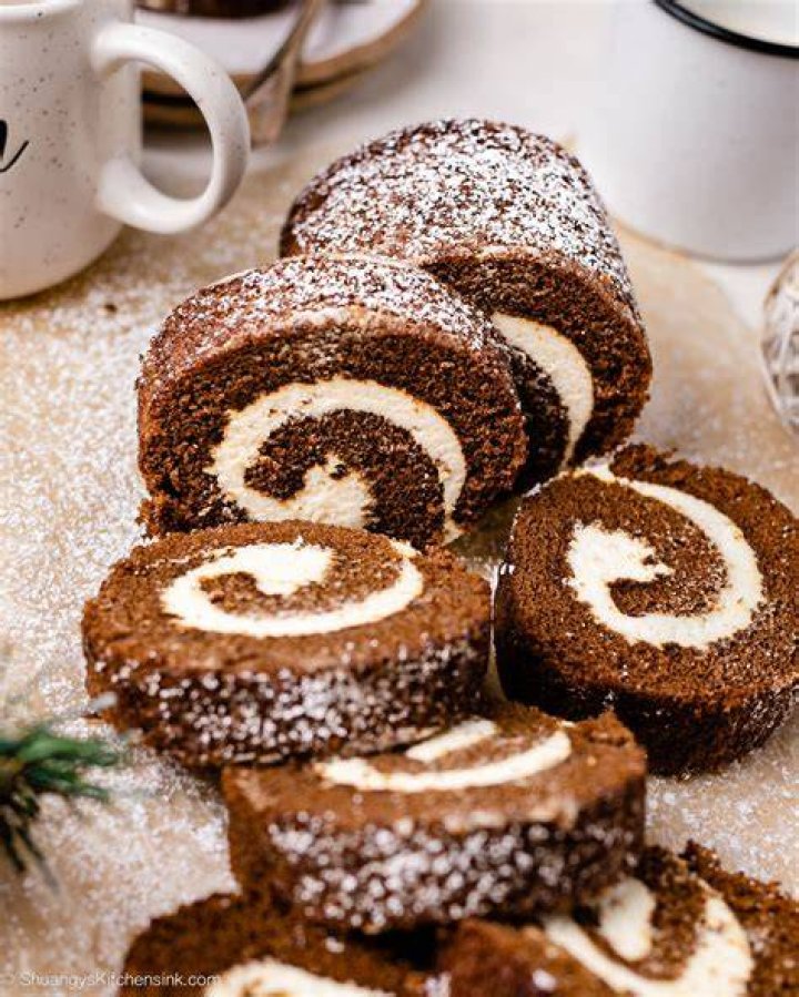 What do Americans call a Swiss roll?